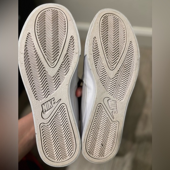 NIKE COURT ROYALE AC SLP GRAY/WHITE size: 8.5 - Picture 2 of 8